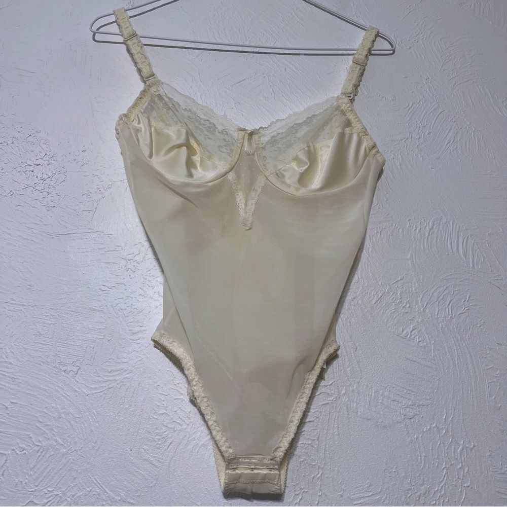 Vintage Young Smoothie Ivory  Lace Bodysuit 36B